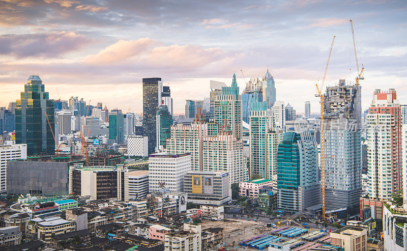 位于泰国曼谷市中心的萨通中心，Silom, Asoke